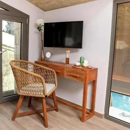 Vila De Lux Cu Piscina Privata إيفوري نورد